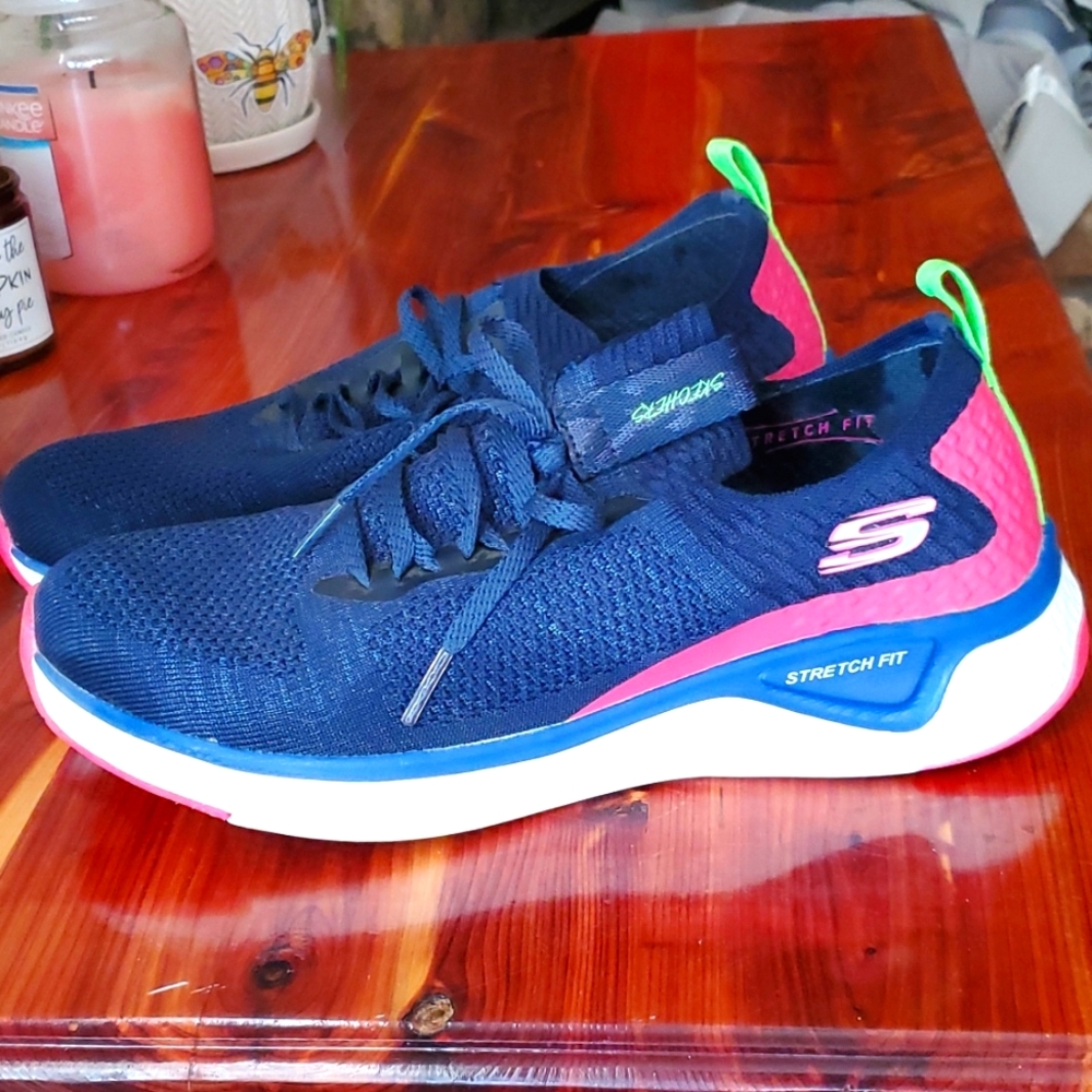 Sketchers Air Cooled Memory Foam Sneakers